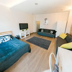 https://big-apartment-city-center-70m2-nice-design.hotelswroclaw.com